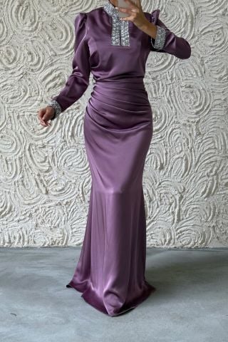 Jeweled Elegance: Satin Hijab Evening Dress with Sleeves and Stone Collar Lilac