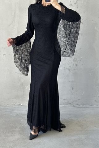 فستان سهرة أسود من نهير حجاب