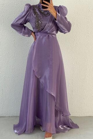 Omuzdan Taşlı Fırfırlı Janjan Tesettür Abiye Lila