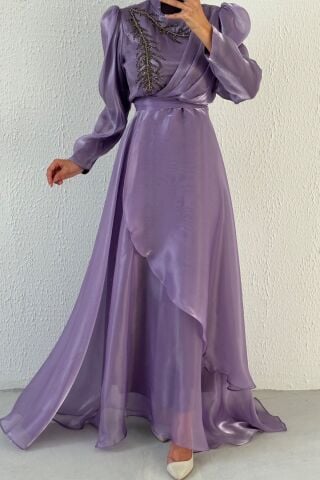 Omuzdan Taşlı Fırfırlı Janjan Tesettür Abiye Lila