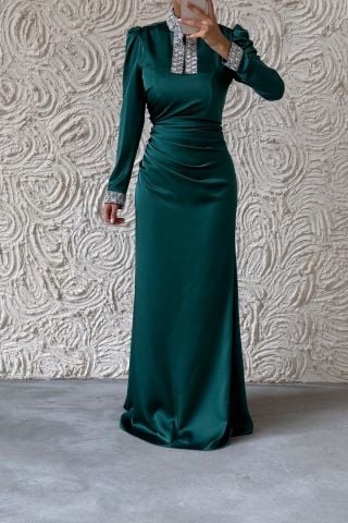 Jeweled Elegance: Satin Hijab Evening Dress with Sleeves and Stones on the Collar, Emerald Green