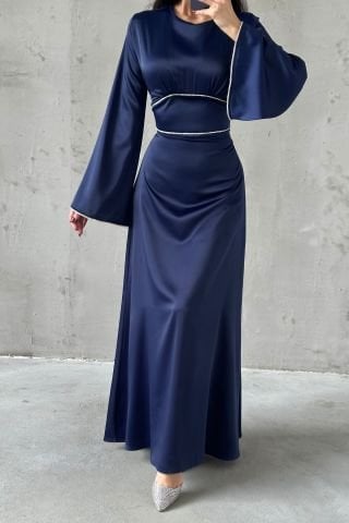 Kolları ve Beli İnci Taş Detaylı  Volan Kol Saten Tesettür Abiye Lacivert