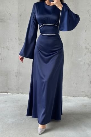 Kolları ve Beli İnci Taş Detaylı  Volan Kol Saten Tesettür Abiye Lacivert