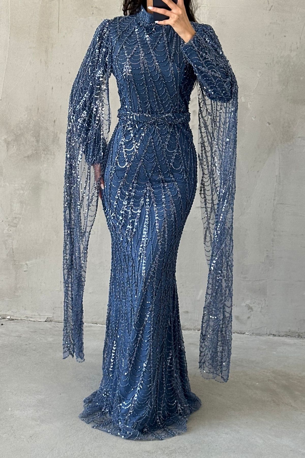 Işıltılı İşlemeli Uzun Kollu Tesettür Abiye İndigo