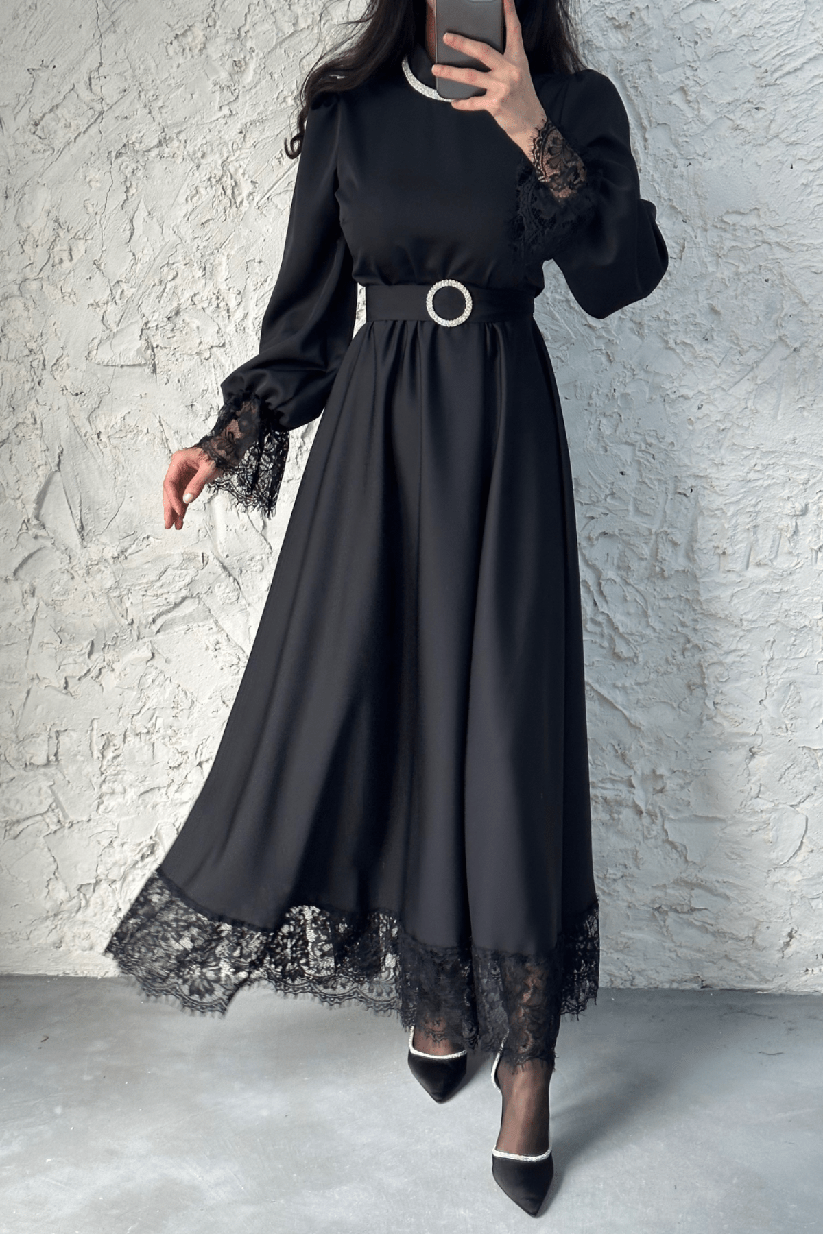 Black Hijab Evening Dress with Lace Sleeves and Hem