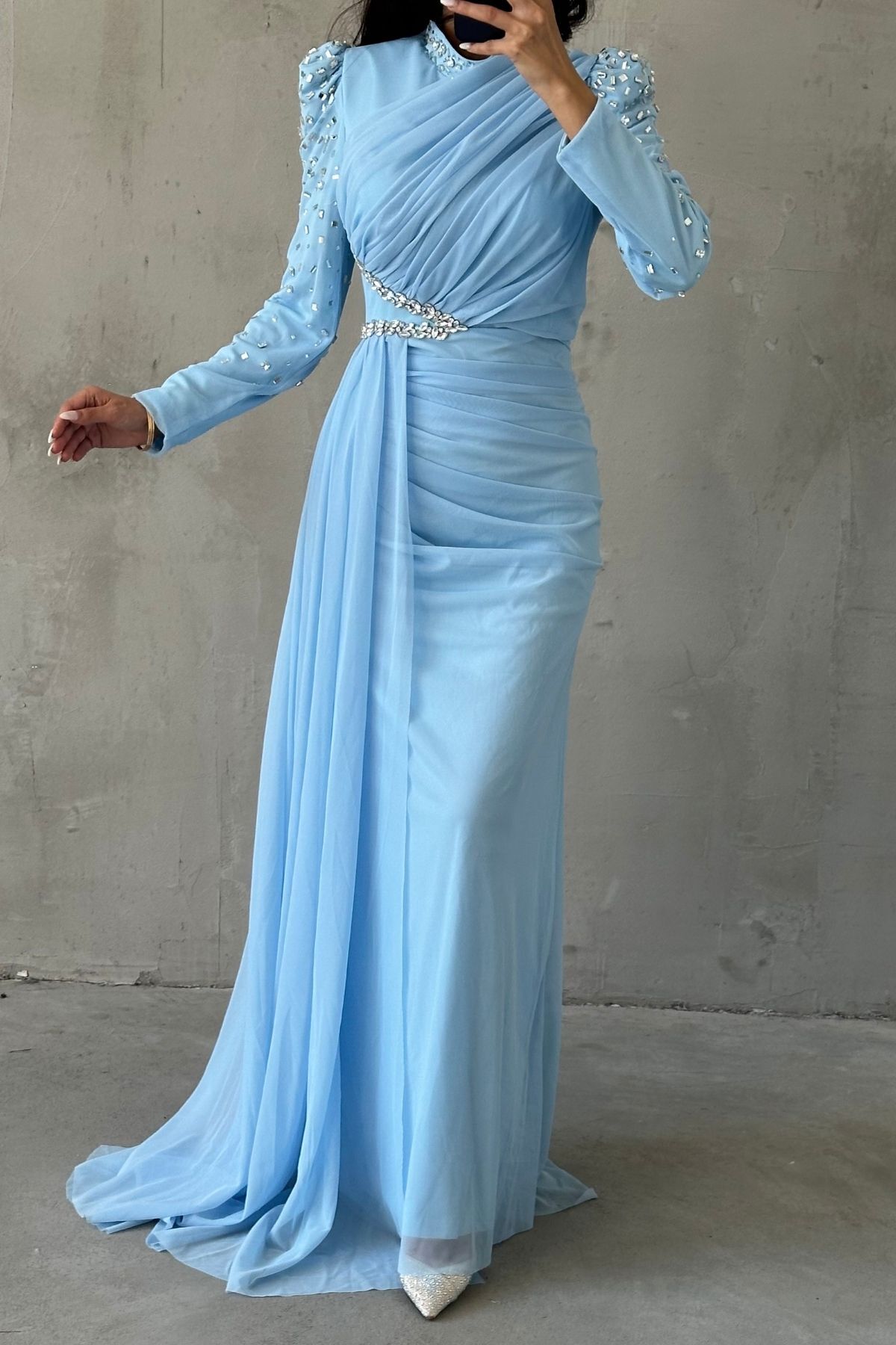 Eşsiz Süslemeli Kuyruklu Tesettür Abiye Bebe Mavisi