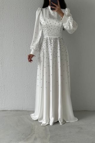 Boydan Zarif Taş Detaylı Saten Tesettür Abiye Ekru