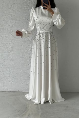 Boydan Zarif Taş Detaylı Saten Tesettür Abiye Ekru