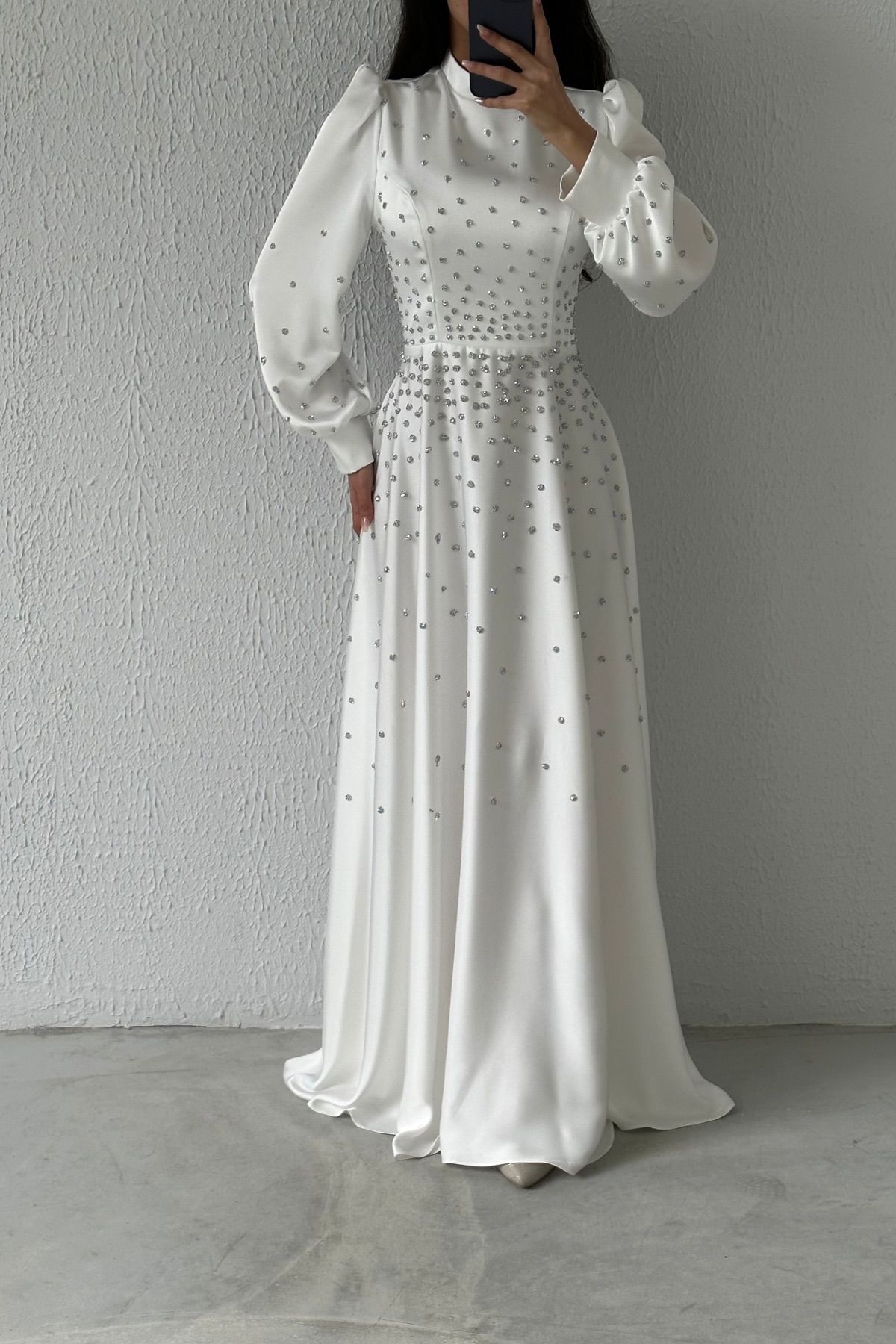 Boydan Zarif Taş Detaylı Saten Tesettür Abiye Ekru