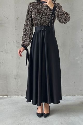 İşlemeli Üst Detaylı Kemerli Saten Tesettür Abiye Siyah