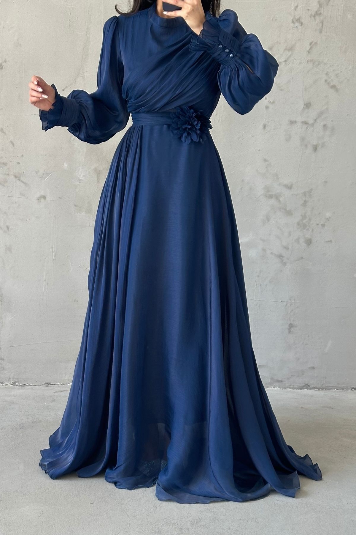 Drapeli Broş Detaylı Janjan Tesettür Abiye Lacivert