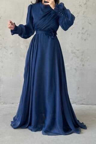 Drapeli Broş Detaylı Janjan Tesettür Abiye Lacivert