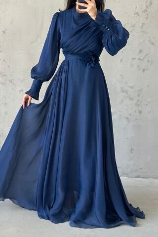 Drapeli Broş Detaylı Janjan Tesettür Abiye Lacivert