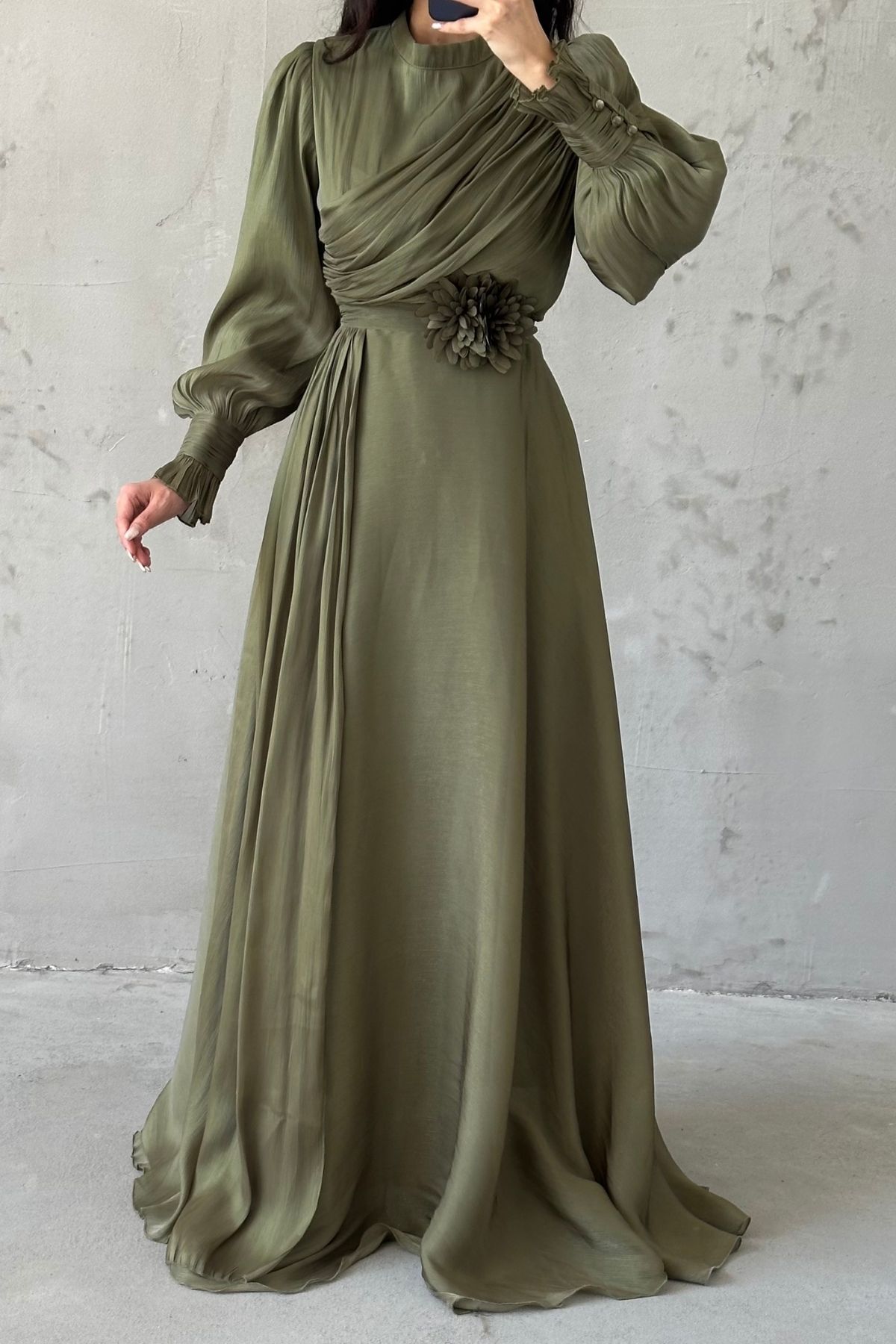 Drapeli Broş Detaylı Janjan Tesettür Abiye Haki