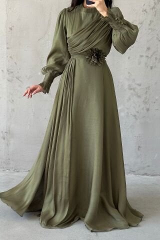 Drapeli Broş Detaylı Janjan Tesettür Abiye Haki