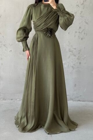 Drapeli Broş Detaylı Janjan Tesettür Abiye Haki