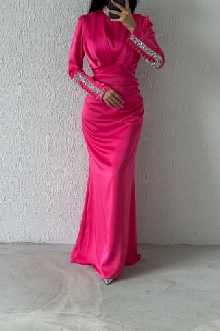 Moder Tasarım Kolu Ve Yakası Taş Detaylı Saten Tesettür Abiye  Fuşya