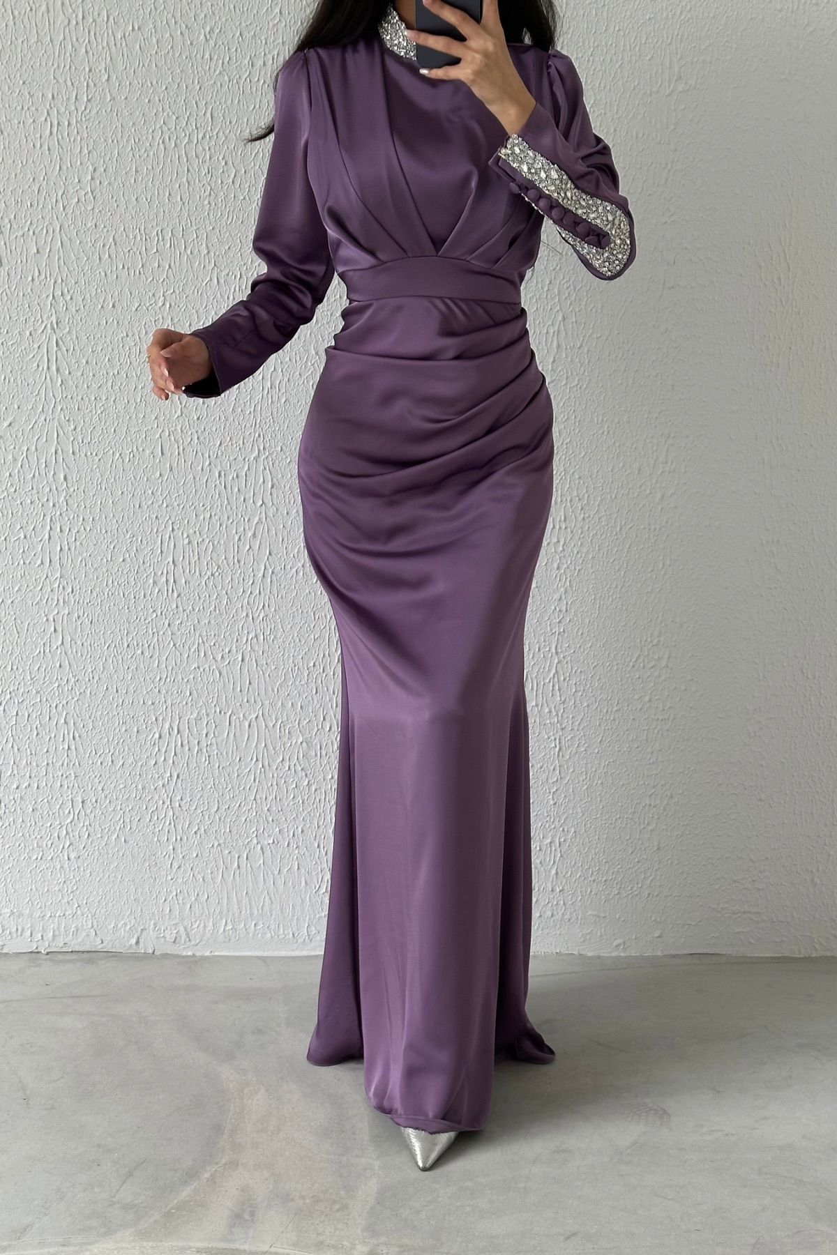 Moder Tasarım Kolu Ve Yakası Taş Detaylı Saten Tesettür Abiye Lila