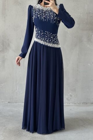 فستان سهرة من مينا حجاب، لون كحلي