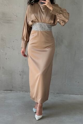 Modern Tasarım Kolu Düğmeli Saten Tesettür Abiye Bakır