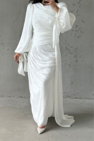 Akıcı Kumaş Kuyruk Detaylı Tesettür Abiye Beyaz