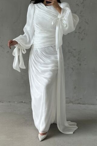 Akıcı Kumaş Kuyruk Detaylı Tesettür Abiye Beyaz