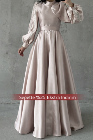 Saten İncisi: Omuzdan Dökülen Tesettür Abiye Pudra