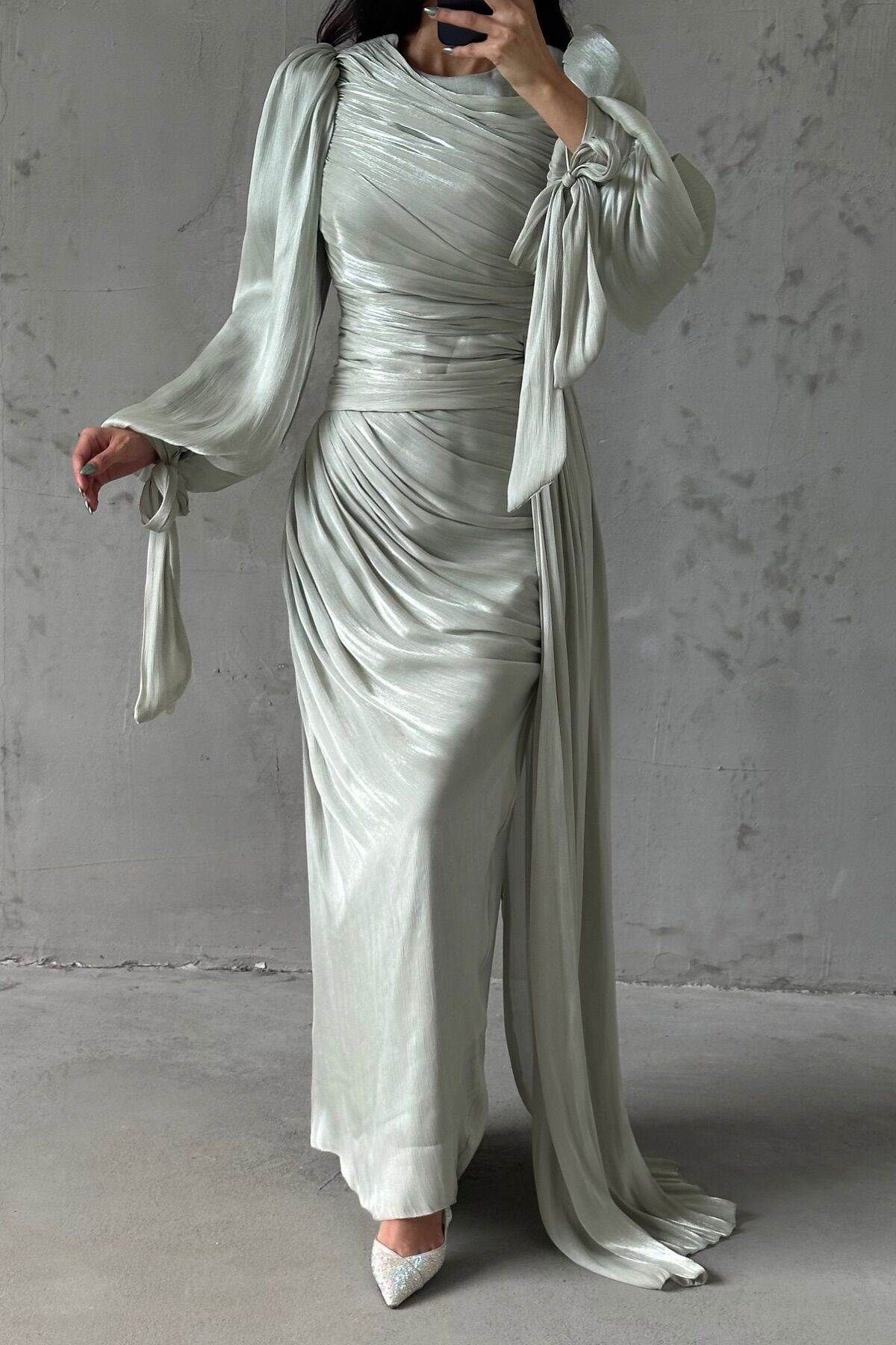 Flowing Fabric Tail Detailed Modest Evening Dress Mint Green