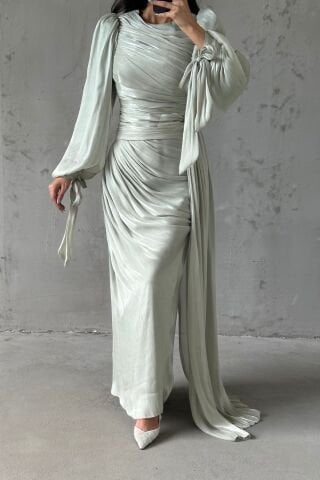 Flowing Fabric Tail Detailed Modest Evening Dress Mint Green