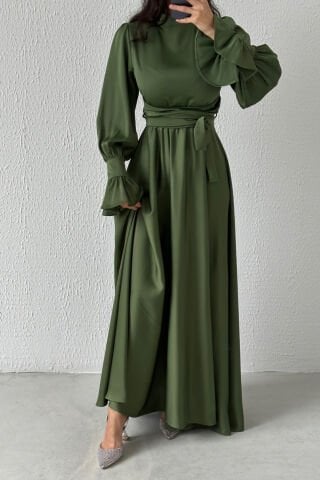 Volan Kol Detaylı Saten Tesettür Abiye Yeşil