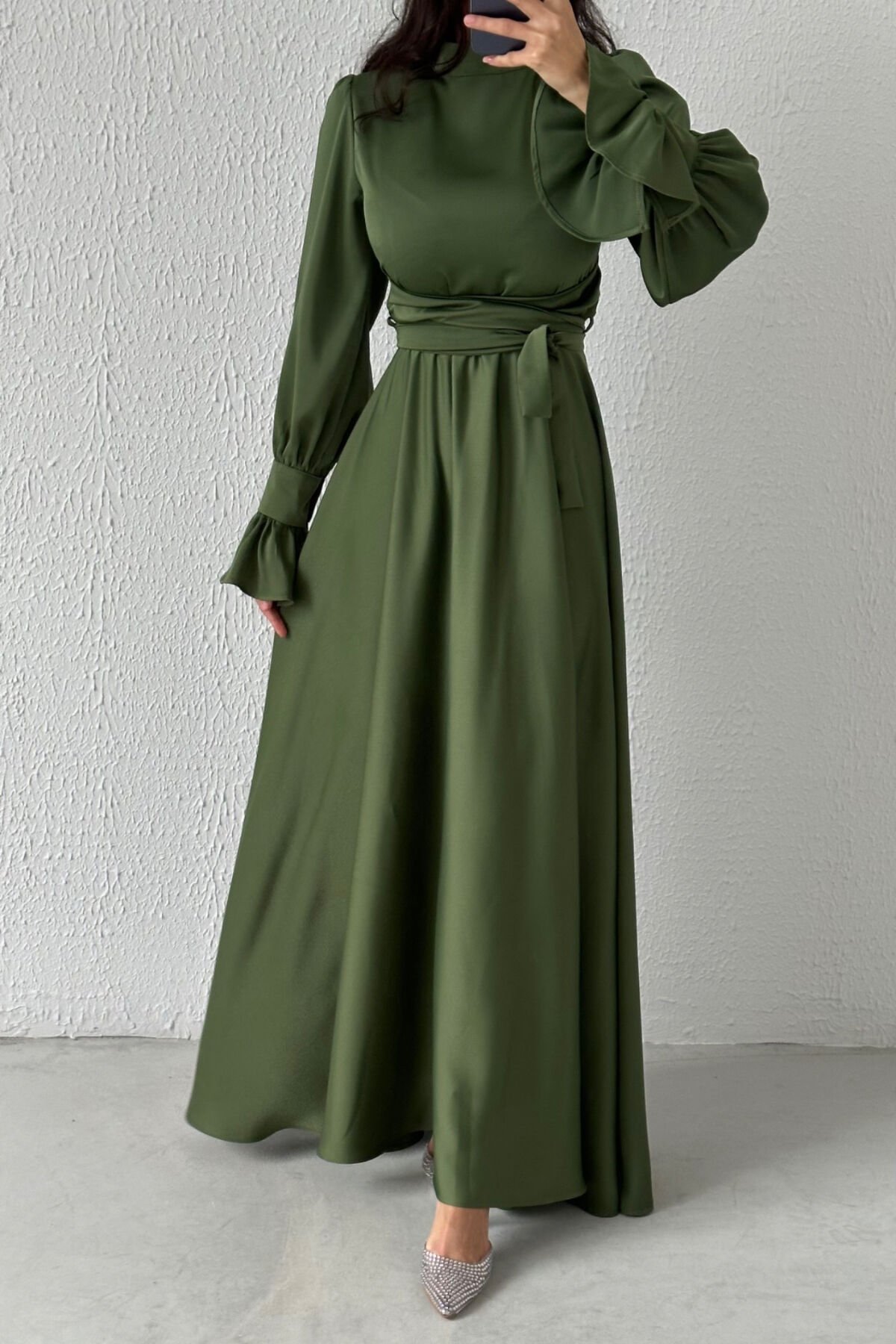 Volan Kol Detaylı Saten Tesettür Abiye Yeşil