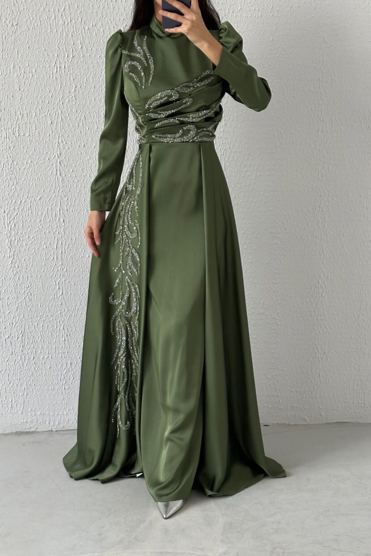 Eşsiz Taş Detaylı Pelerinli Haki Tesettür Abiye