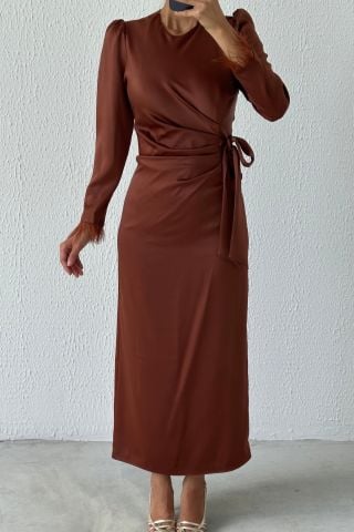 Kolu Tüylü Kalem Saten Tesettür Abiye Açık Kahve