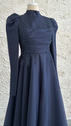 Zarif Taş İşlemeli Piliseli Organze Tesettür Abiye Lacivert