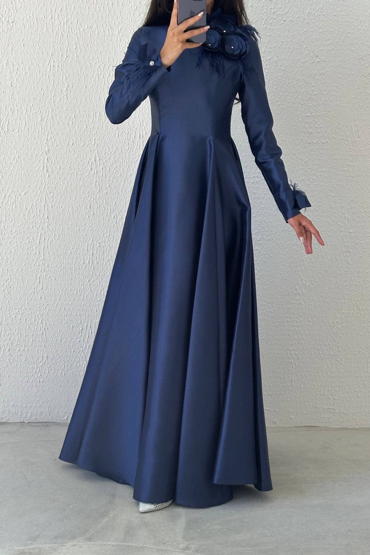 Broş Detaylı Asil Saten Tesettür Abiye Lacivert