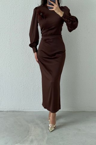 Çıkartılabilir Tüy Detaylı Saten Tesettür Abiye Kahverengi