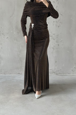 فستان سهرة من الحجاب البني من ألارا