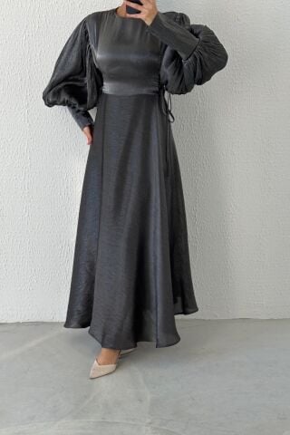 Tesettürde Şıklık: Balon Kol Belden Bağlama Organze Abiye Gri