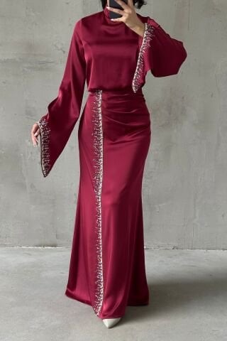 Dökümlü Kol Işıltılı İşlemeli Saten Tesettür Abiye Bordo