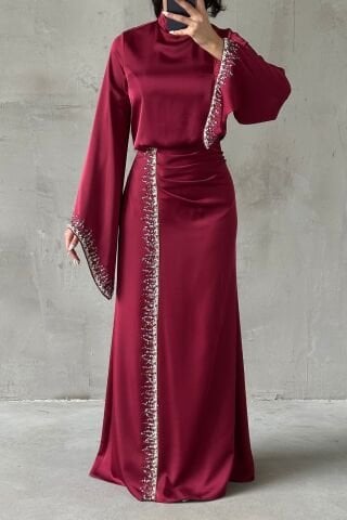 Dökümlü Kol Işıltılı İşlemeli Saten Tesettür Abiye Bordo