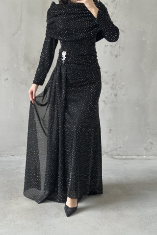 فستان سهرة أسود من حجاب ألارا