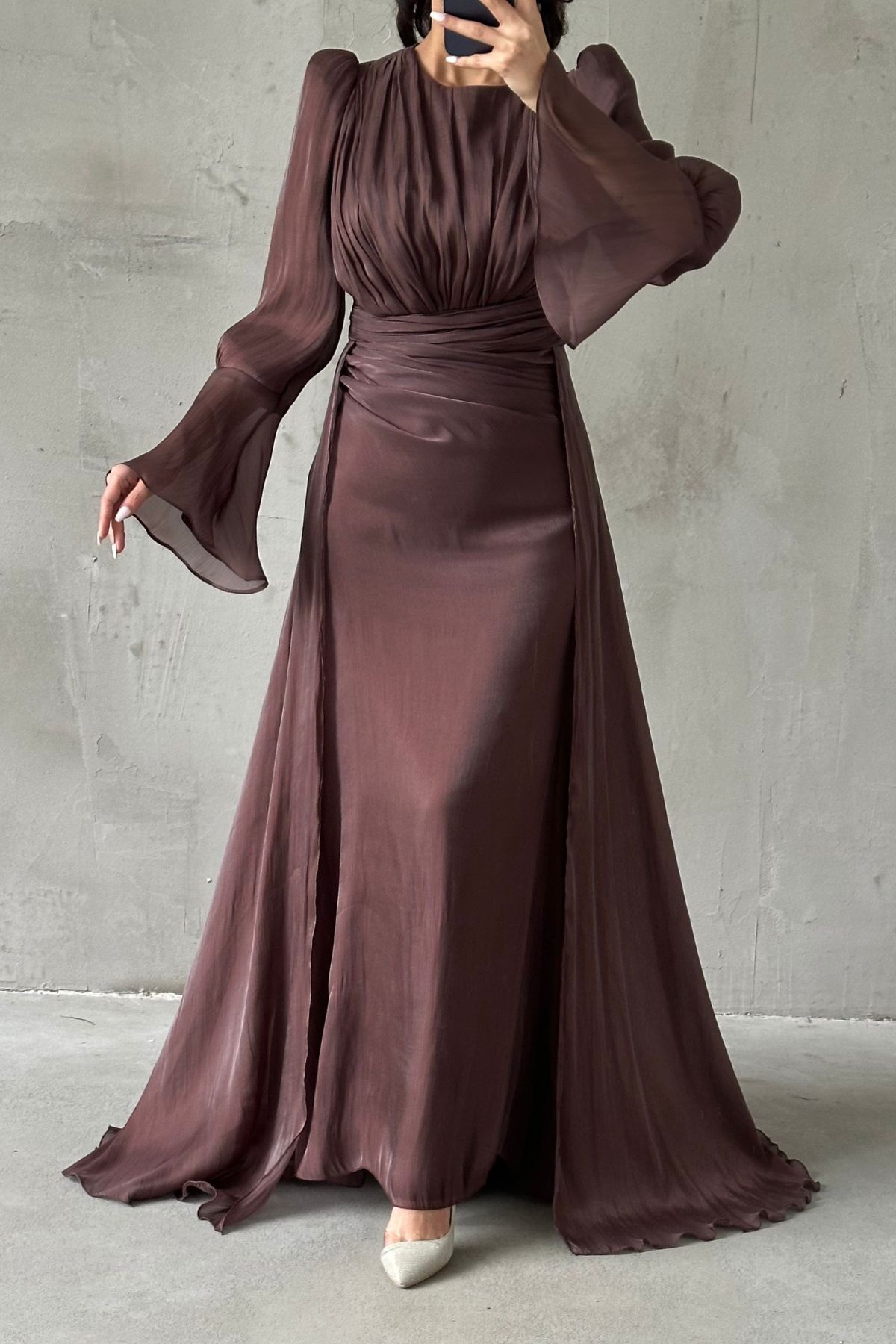 Drape Ve Pelerin Detaylı Janjan Tesettür Abiye Kahverengi