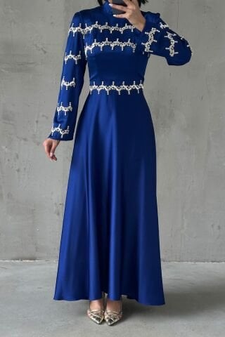 فستان سهرة ساتان مطرز بأحجار مخططة، أزرق ساكسوني