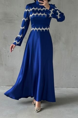 فستان سهرة ساتان مطرز بأحجار مخططة، أزرق ساكسوني