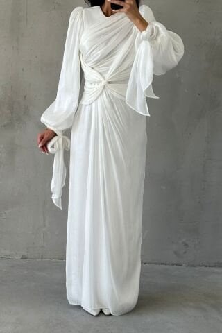 Zarif Tasarım Drape Detaylı Tesettür Abiye Ekru