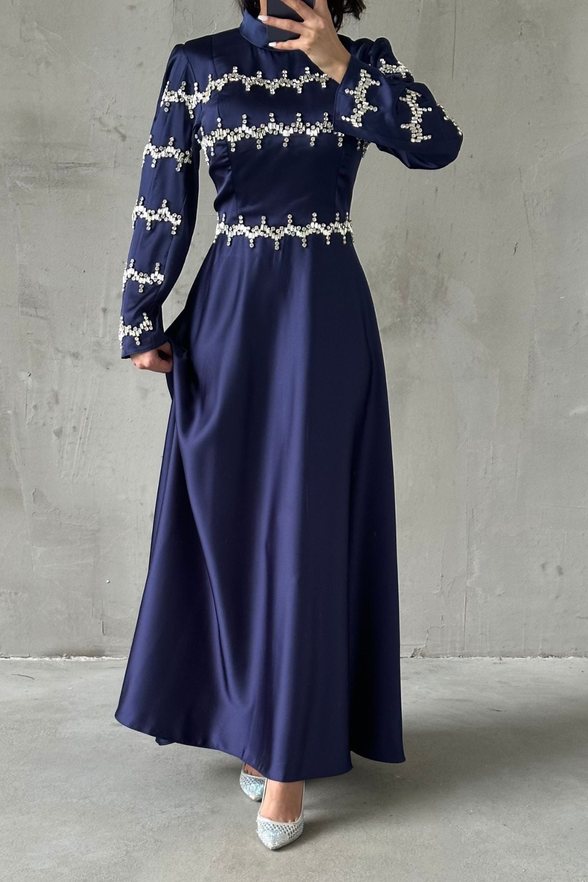 Strip Stone Embroidered Satin Hijab Evening Dress Navy Blue