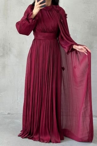 Zarif Çiçek Detaylı Janjan Tesettür Abiye Bordo