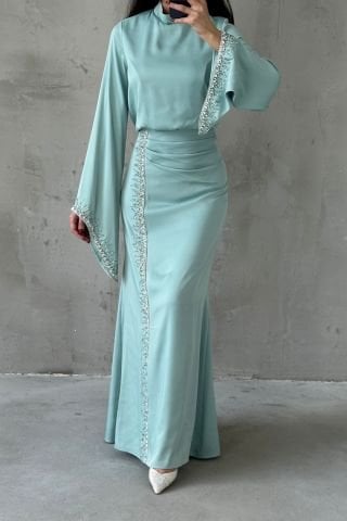 Dökümlü Kol Işıltılı İşlemeli Saten Tesettür Abiye Mint Yeşili