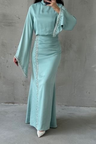 Dökümlü Kol Işıltılı İşlemeli Saten Tesettür Abiye Mint Yeşili