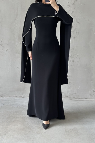 فستان سهرة أسود من لافينيا محجب